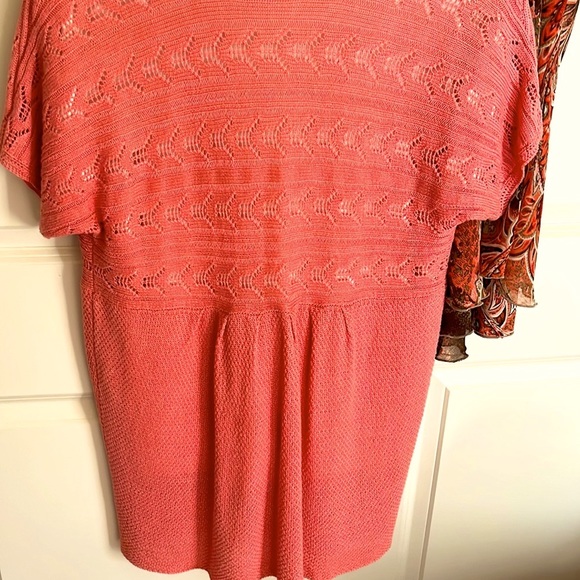 Coral crocheted sweater - Picture 3 of 3